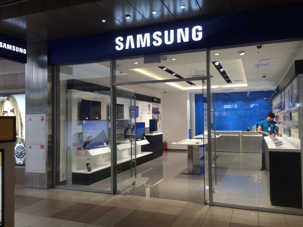 Inventive Retail Group открыла новый магазин Samsung в Москве
