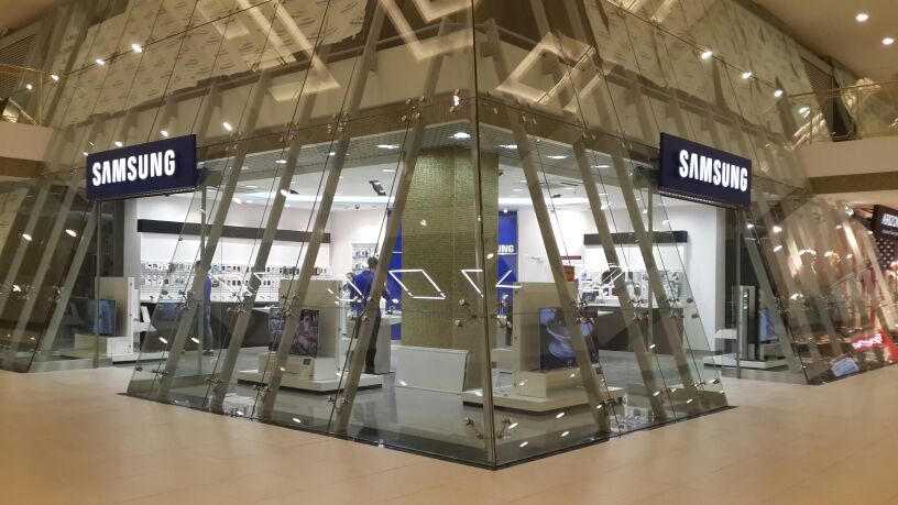 Inventive Retail Group открыла новый магазина Samsung в Санкт-Петербурге